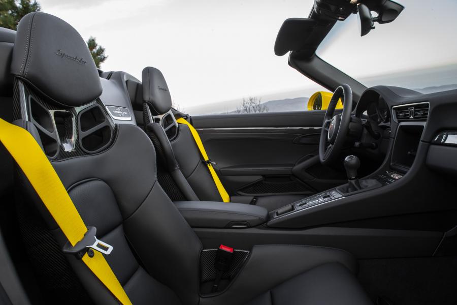 Интерьер Porsche 911 Speedster (991) 2019 года  (WW) (фото 28 из 54)